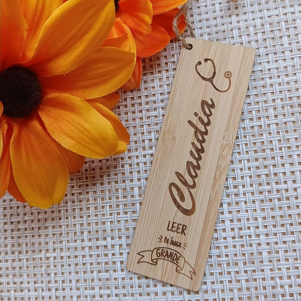 Marcapáginas personalizado de bambú
