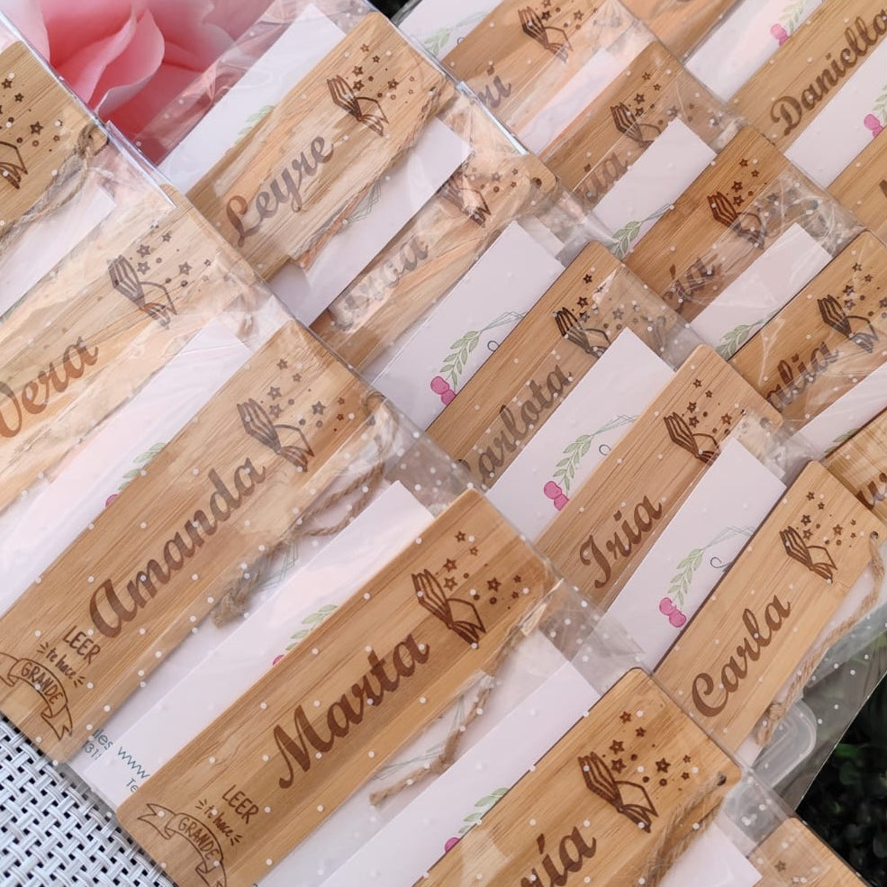 Marcapáginas personalizado de bambú