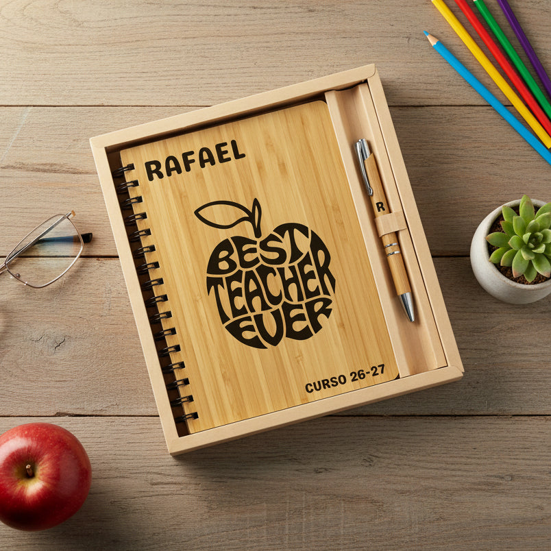 Set cuaderno + boli de bambú manzana profes